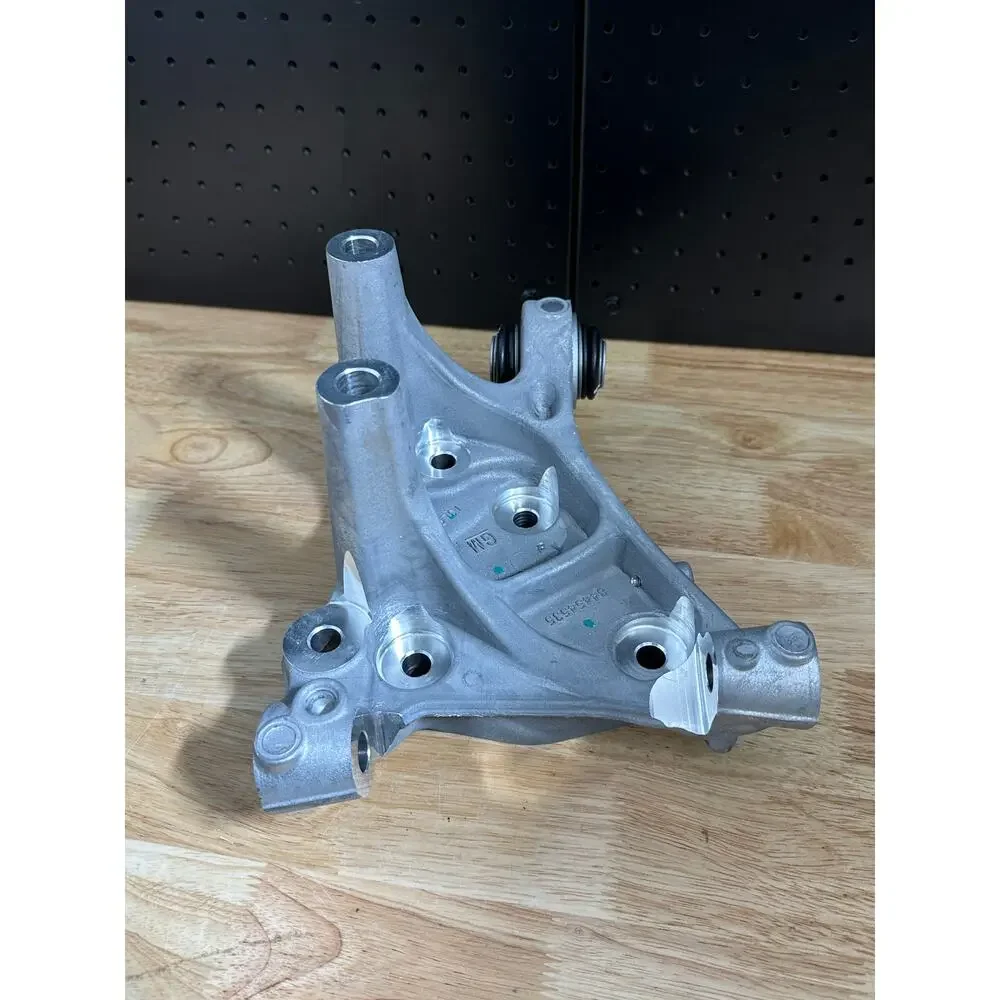 GM Genuine Parts Rear Driver Side Suspension Knuckle 84454535